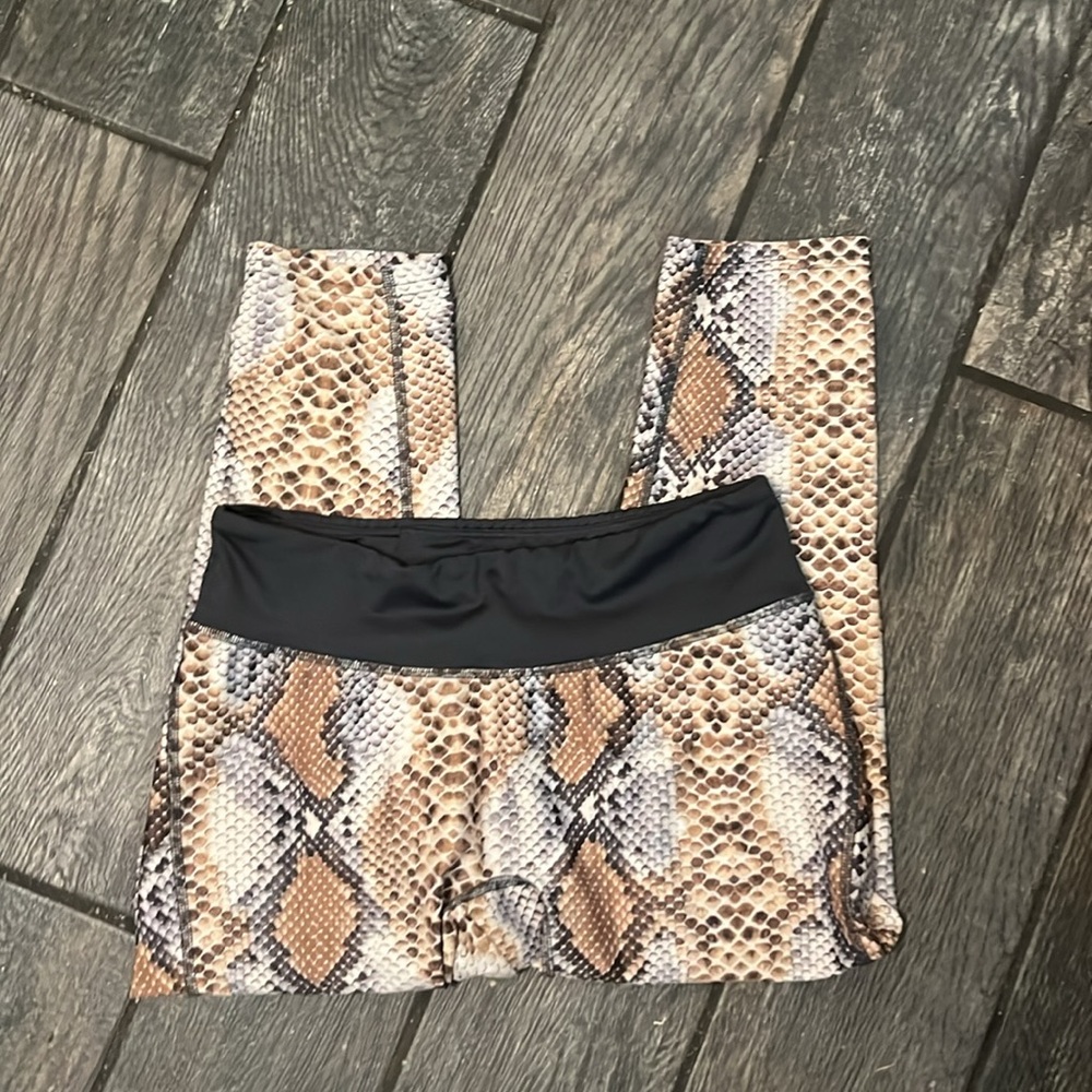 Prism Sport Python Capris - image 4